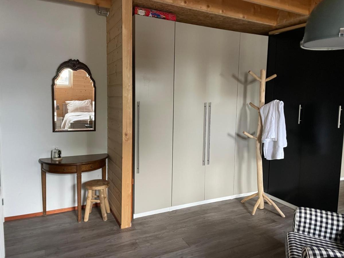 Aan De Dijk Hotell Dordrecht Exteriör bild