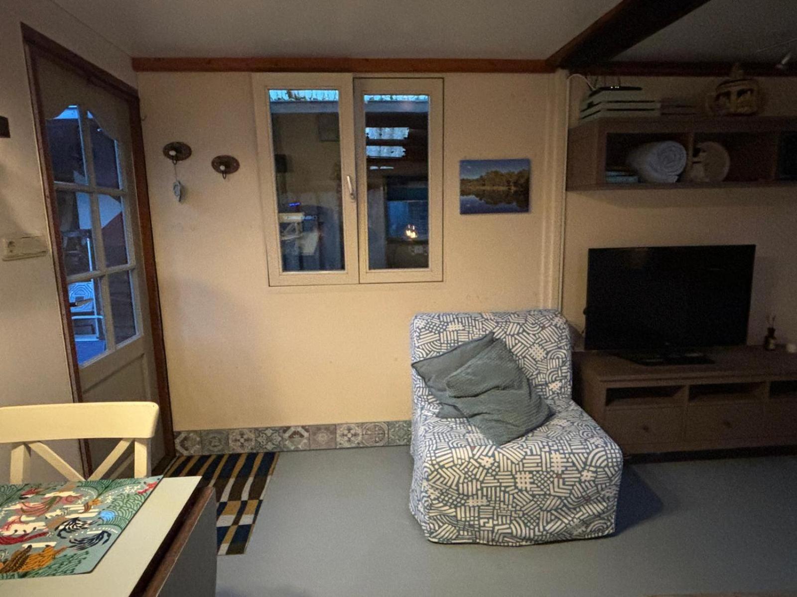 Aan De Dijk Hotell Dordrecht Exteriör bild